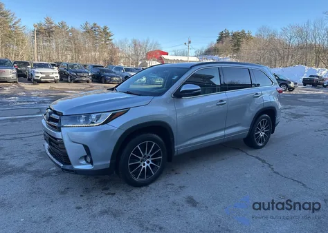 2017 Toyota Highlander Se z USA, uszkodzony, nr VIN 5TDJZRFH6HS359955